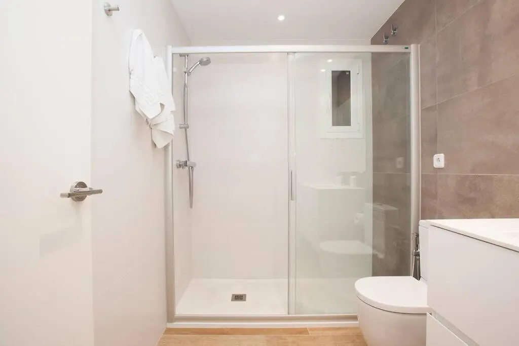 Diagonal/Paseo De Gracia 4 Pax Apartment Barcelona